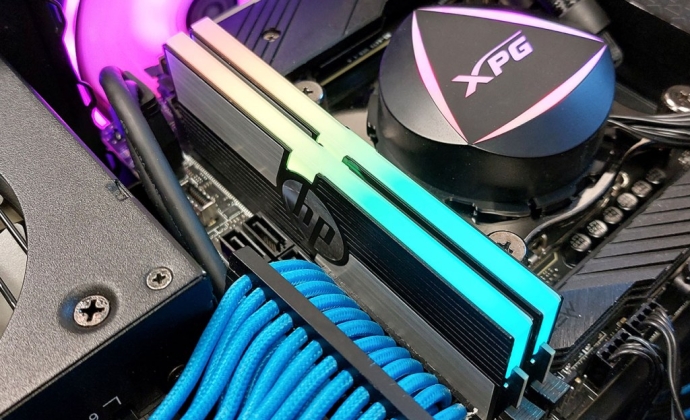 HP V10 RGB 16GB HP V10 RGB 16GB DDR4-3600